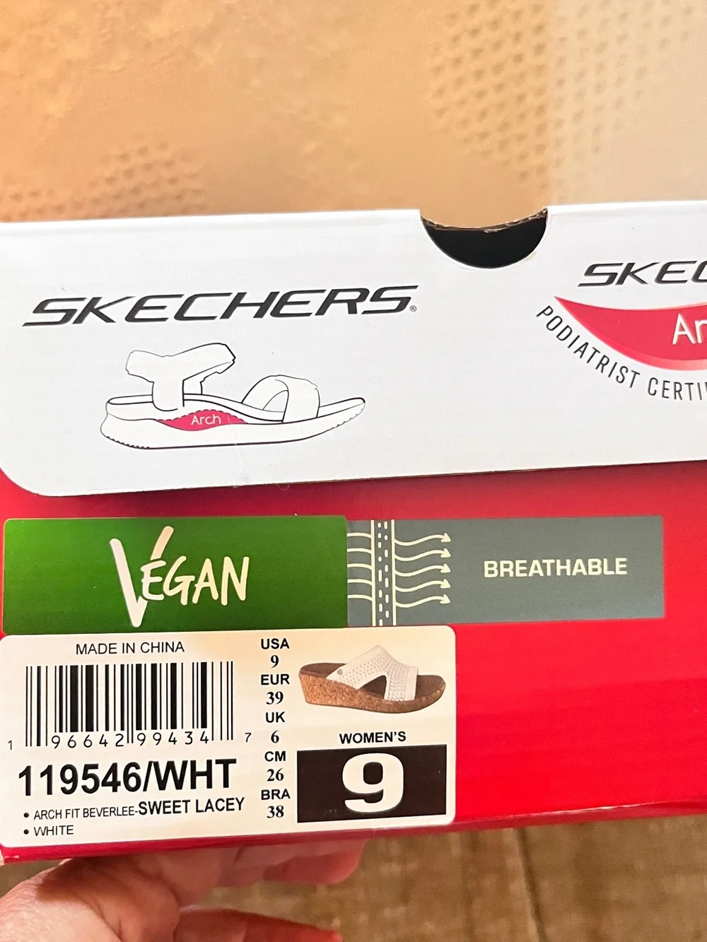 Brand new , in box Sketchers Arch Fit Sandals